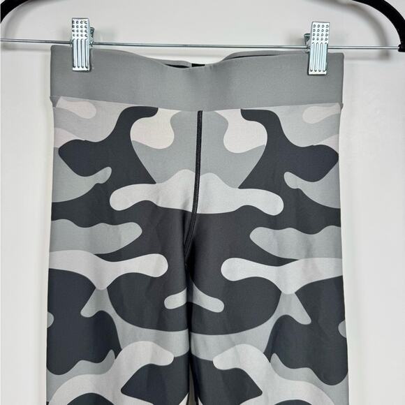 COR designed by Ultracor High Waist Camo Leggings Size Small - Picture 6 of 12